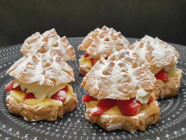 Parijse soes met aardbeien